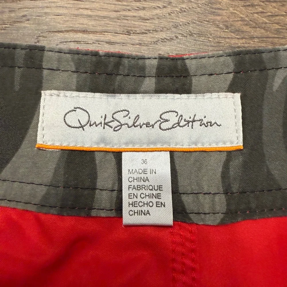 Quiksilver Edition Mens Red Board Shorts Swim Trunks Cargo Pocket Size 36